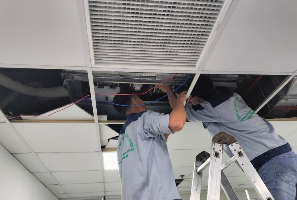 dieu-hoa-noi-ong-gio-daikin-24-000btu-1-chieu-fdbnq24mv1v-rnq24mv1v-1