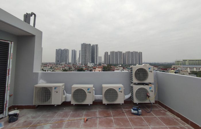 dieu-hoa-noi-ong-gio-daikin-15-000btu-1-chieu-inverter-fbfc40dvm9-rzfc40evm-1