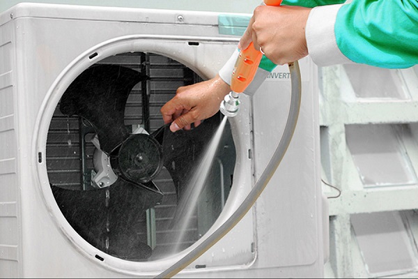 dieu-hoa-daikin-bao-loi-e6-1